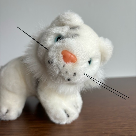 Mini Mirage Las Vegas White Tiger Stuffed Animal - Picture 3 of 9